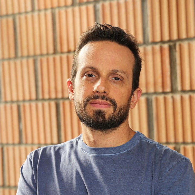 <a style="color: #005eef" href="https://www.linkedin.com/in/rodrigovisentini/" target="_blank">Rodrigo Visentini</a>